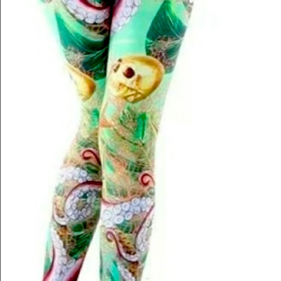 🐙🫦☠️•🤜🏼IRON FIST x Octopus x Skull Vibes☠️🫦🐙 - Picture 1 of 9